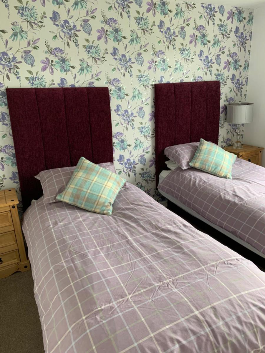 Mordona, 2 Moyness Park Crescent - Housity