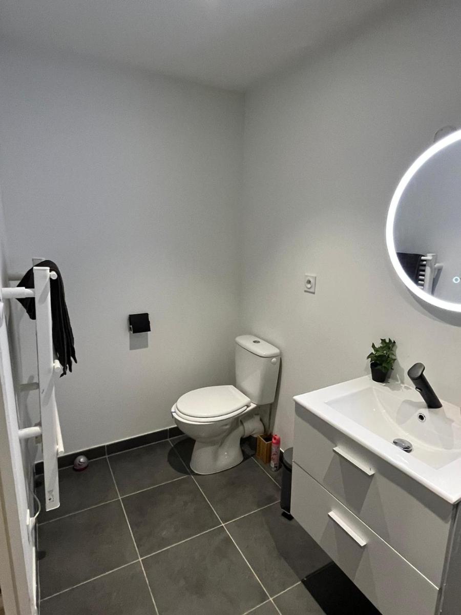 Superbe appartement avec parking gratuit sur place - Housity