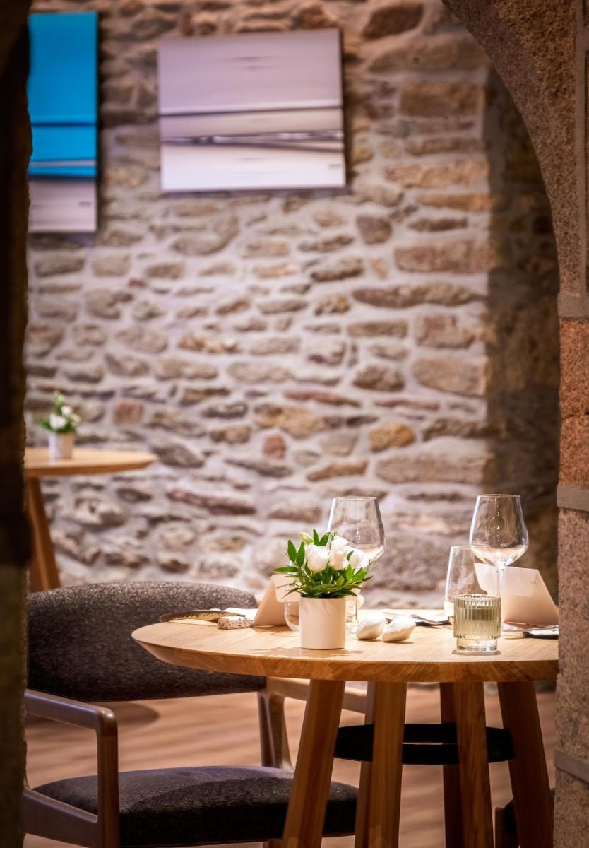 Photo de la galerie de l'établissement Hostellerie de la Pointe Saint-Mathieu - SPA & Restaurant, à Plougonvelin