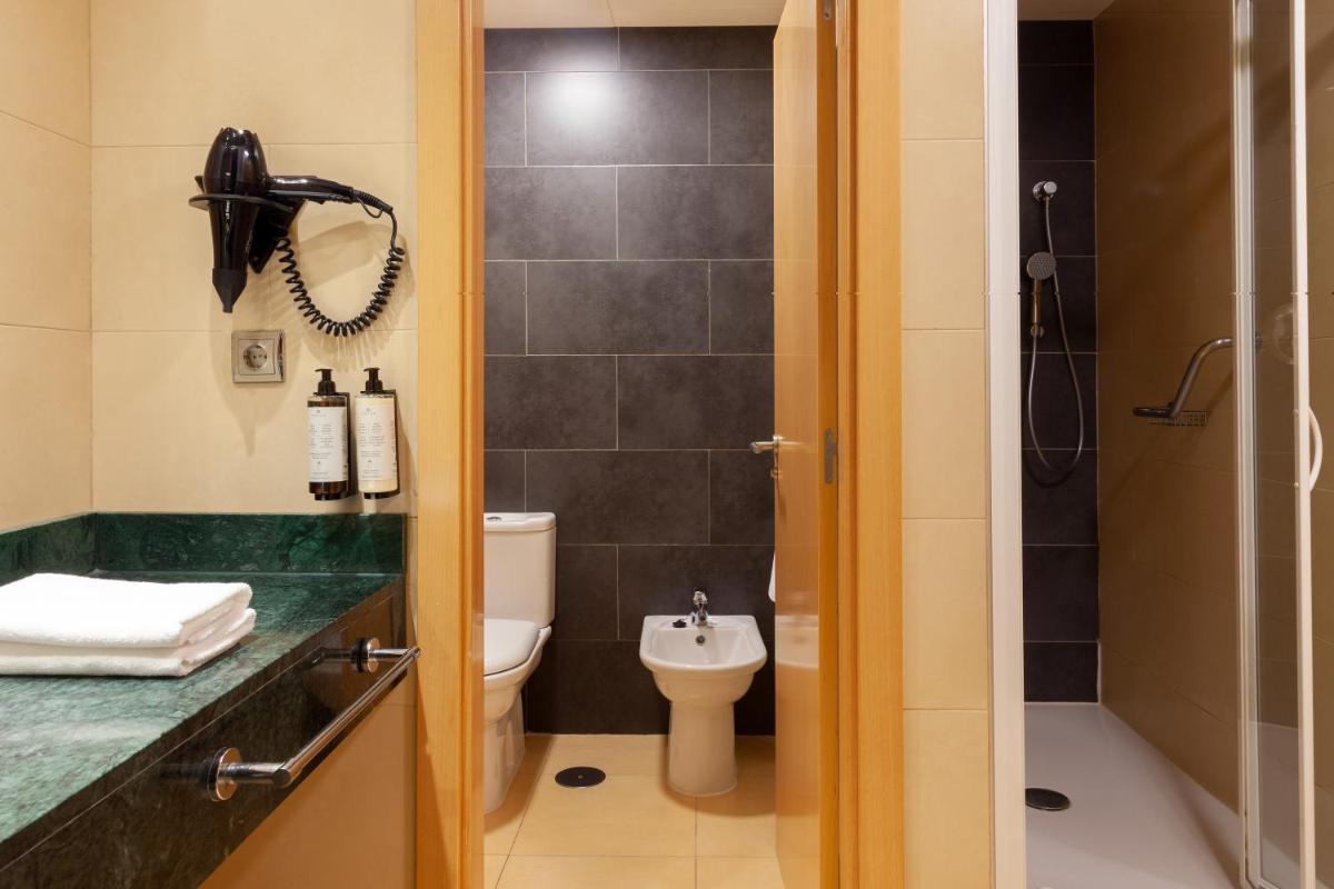 Un baño de Playamarina