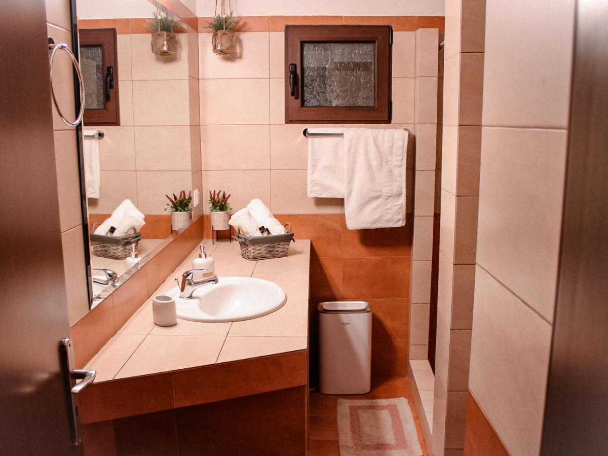 Suitetrails - Αντίρρινο - Guest house