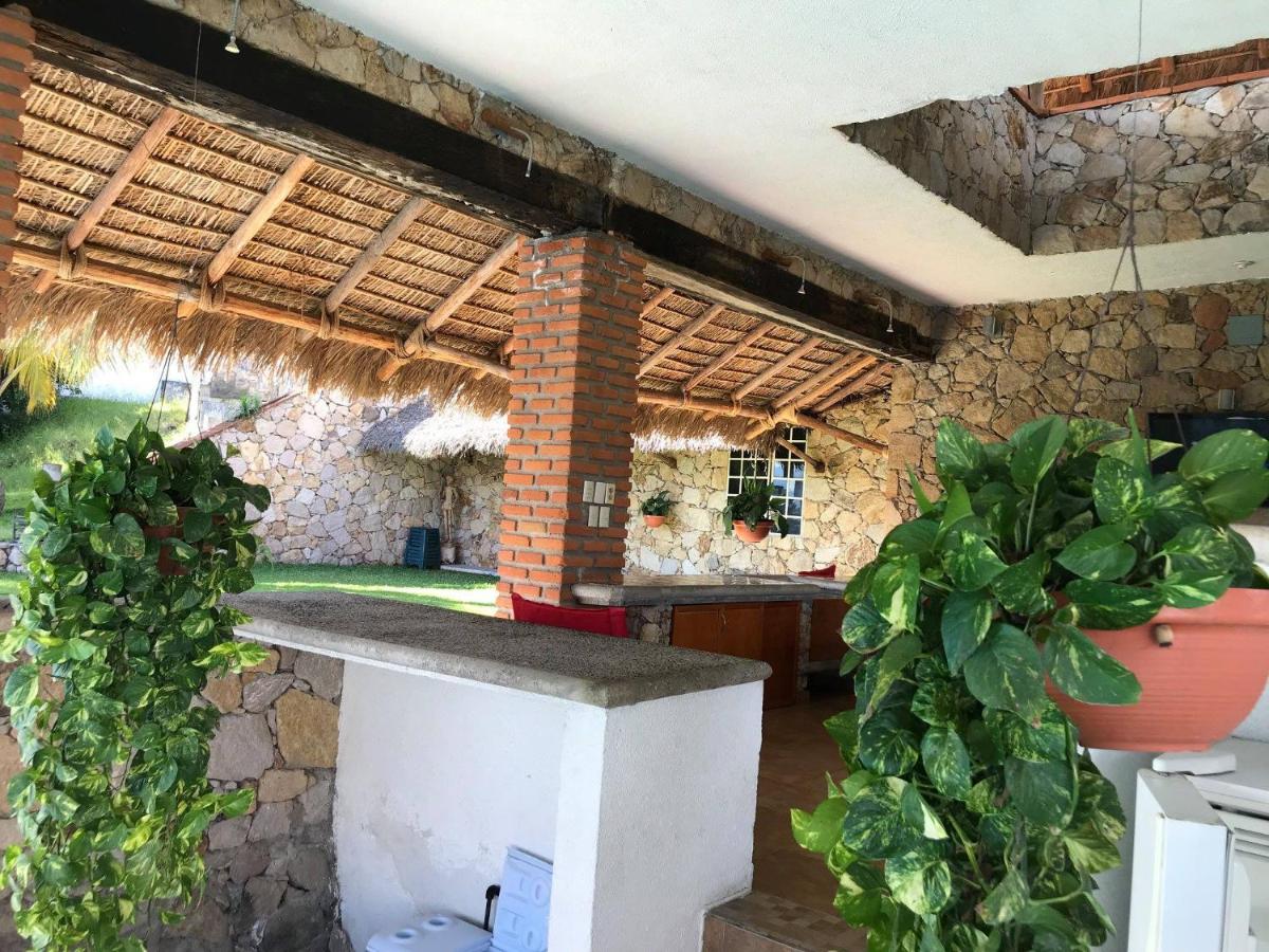Suitetrails - Casa de Piedra. Tequesquitengo