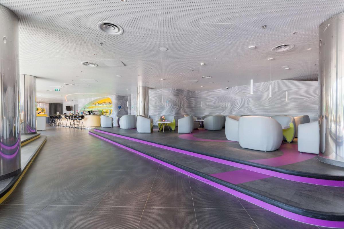 Park Inn by Radisson Amsterdam City West - Housity