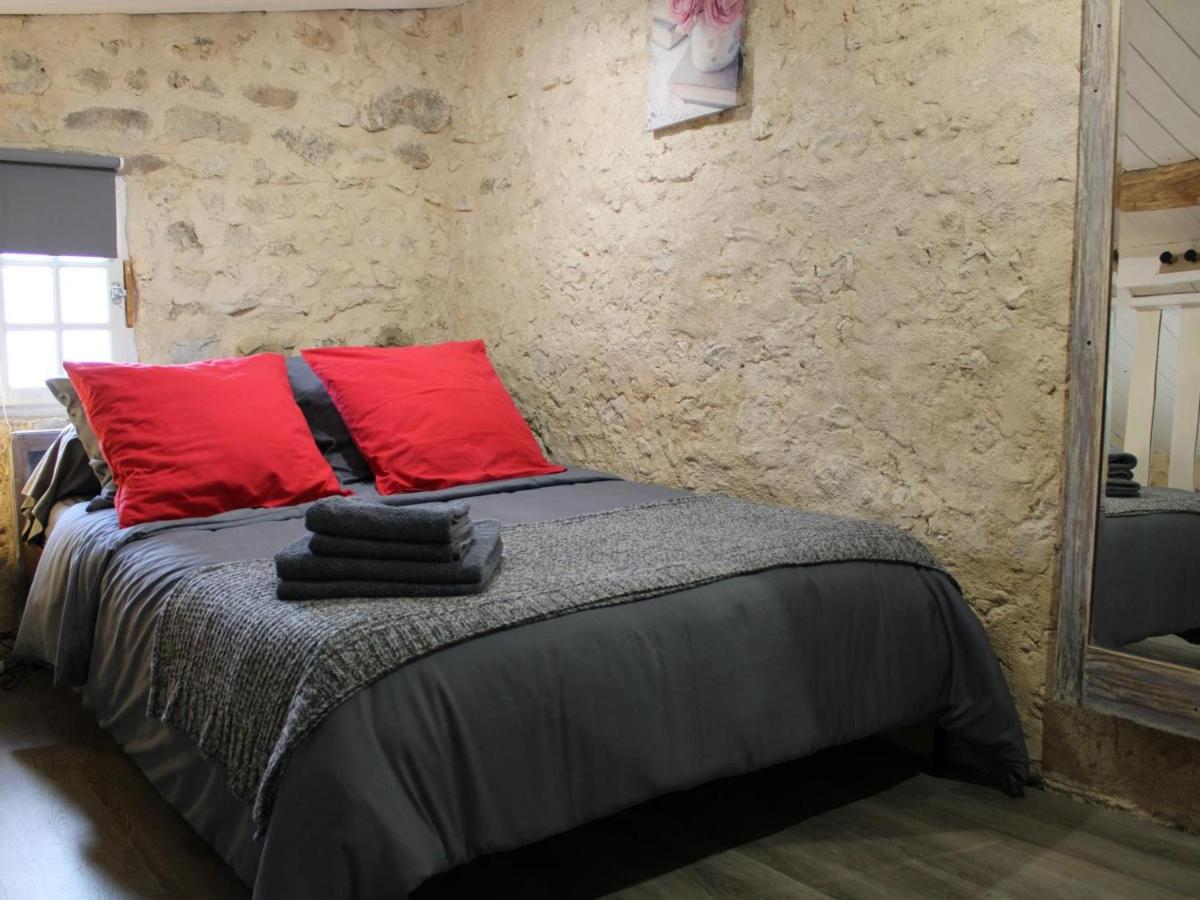Gîte Brossac, 2 pièces, 2 personnes - FR-1-653-20 - Housity