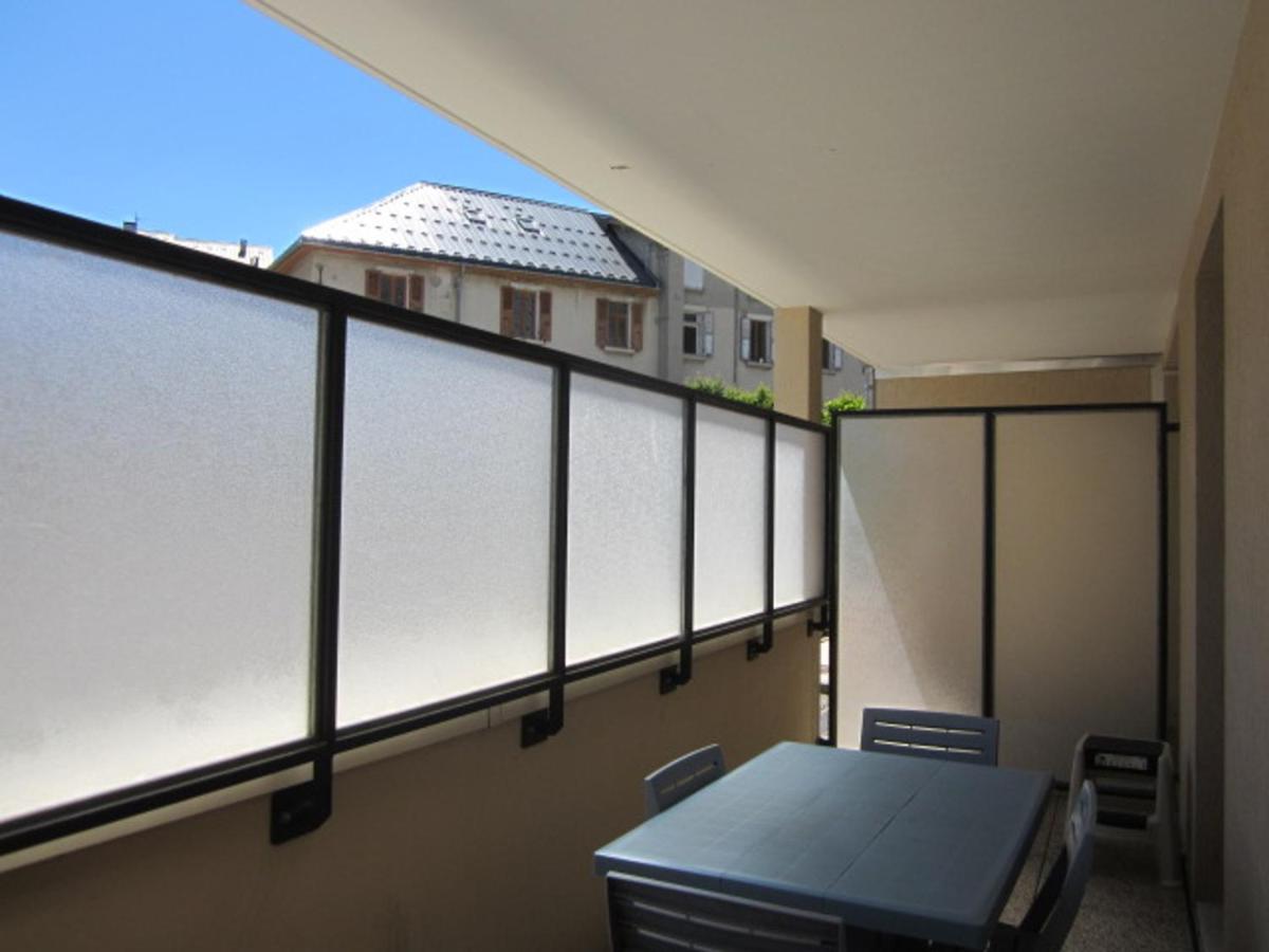 Studio spacieux 32m², 4 pers., centre de Villard-de-Lans, terrasse, parking, proche commodités - FR-1-689-96 - Housity