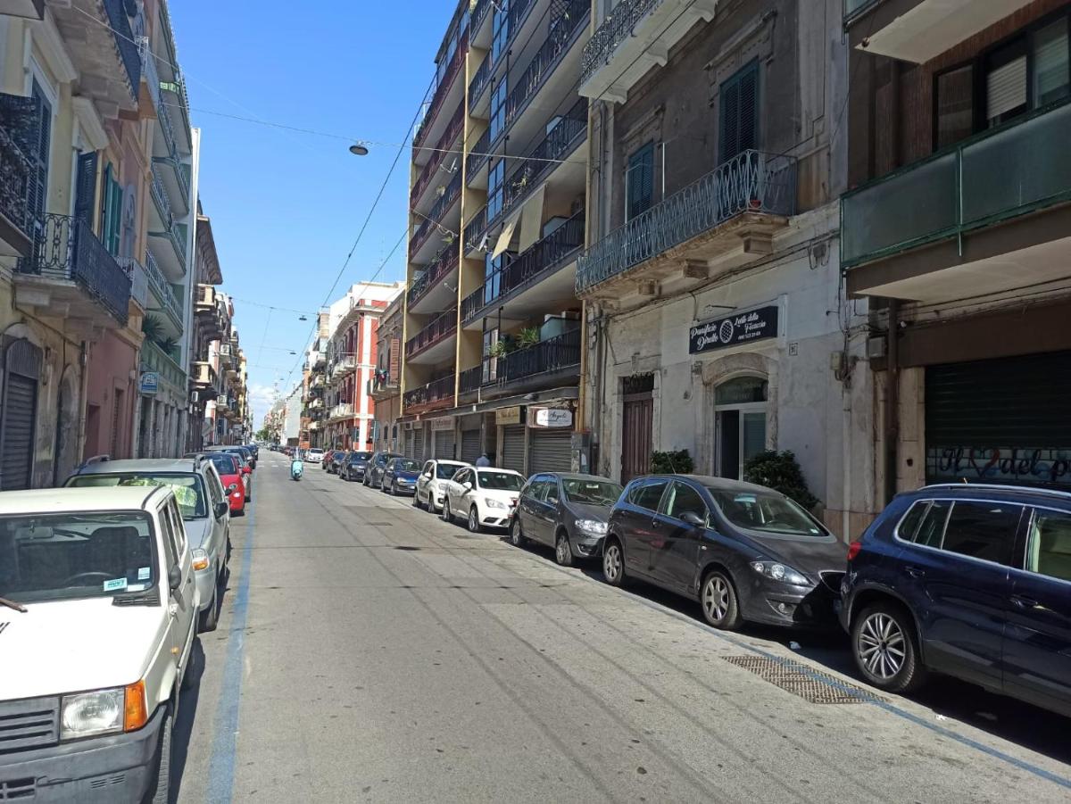 HOLIDAY HOUSE NEL CUORE DI BARI - Housity