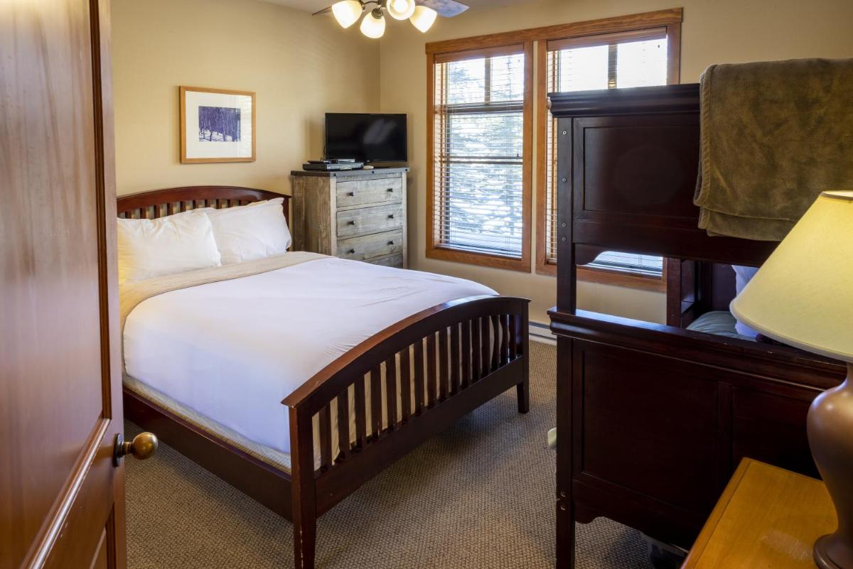 1102 - Two Bedroom Standard Eagle Springs West condo - Housity