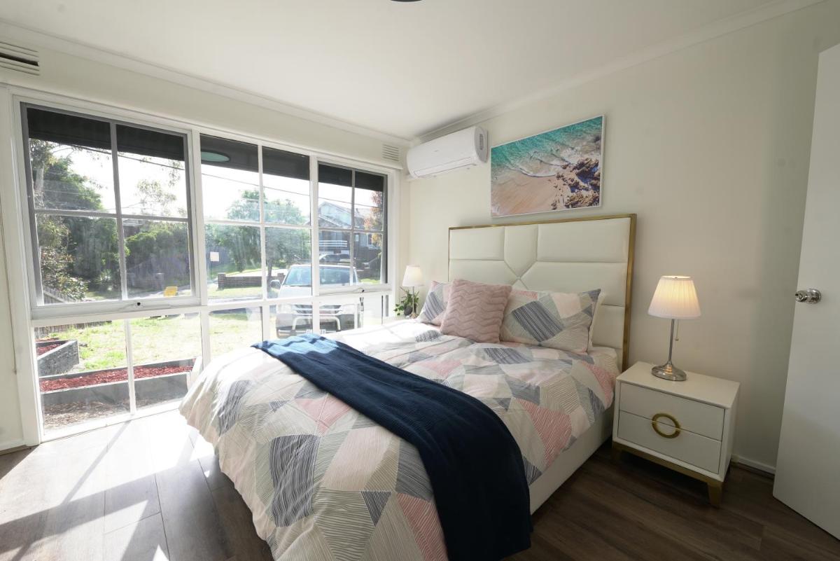Frankston Beach House Staycation Pet Friendly Holiday House - Housity