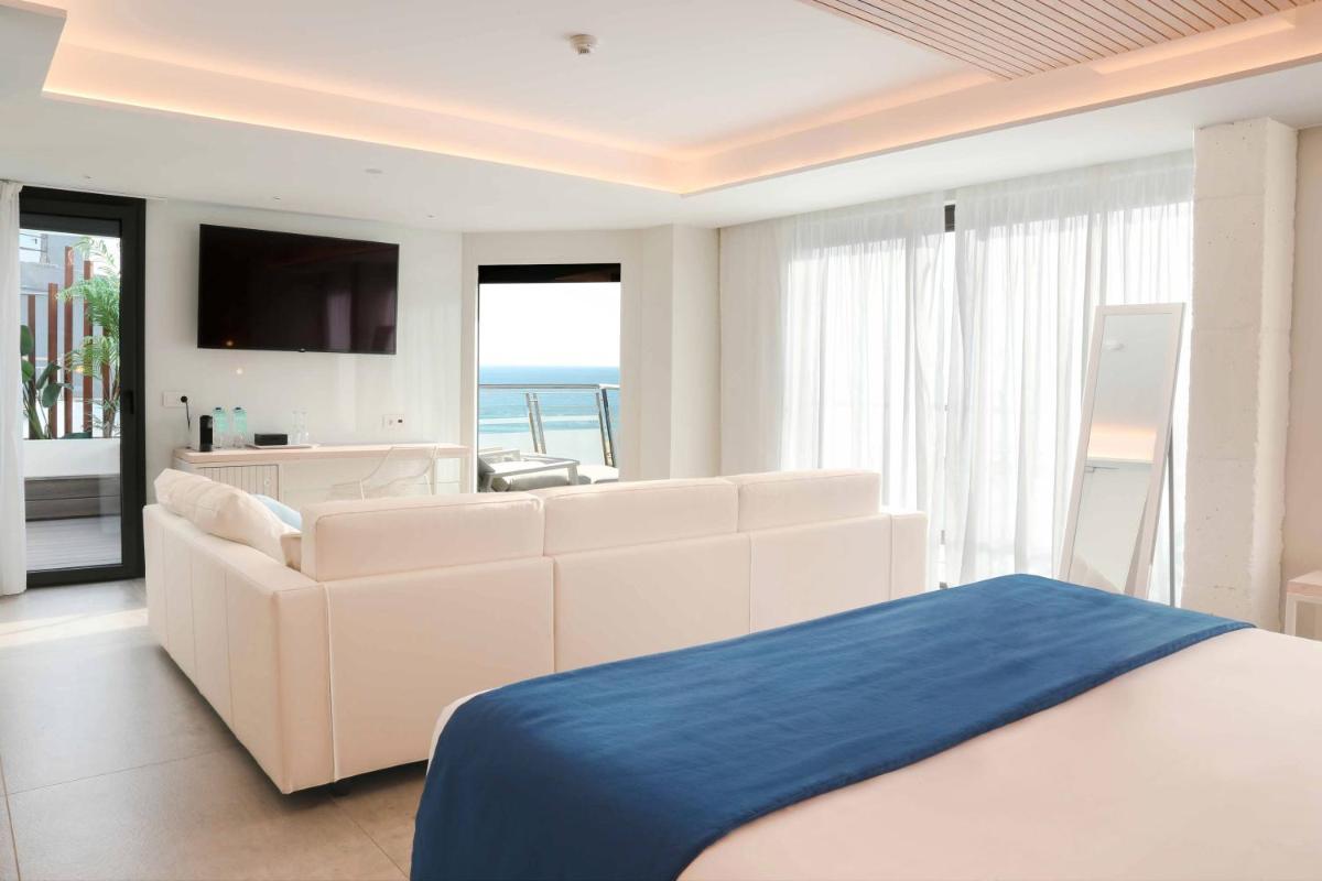 Cama o camas de una habitación en KAKTUS Hotel Kaktus Playa - Adults Recommended