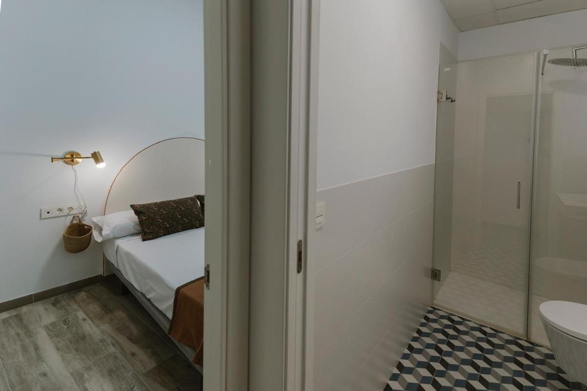 One&Lux Puñonrostro Bright Minimalist Central Home - Hizvo