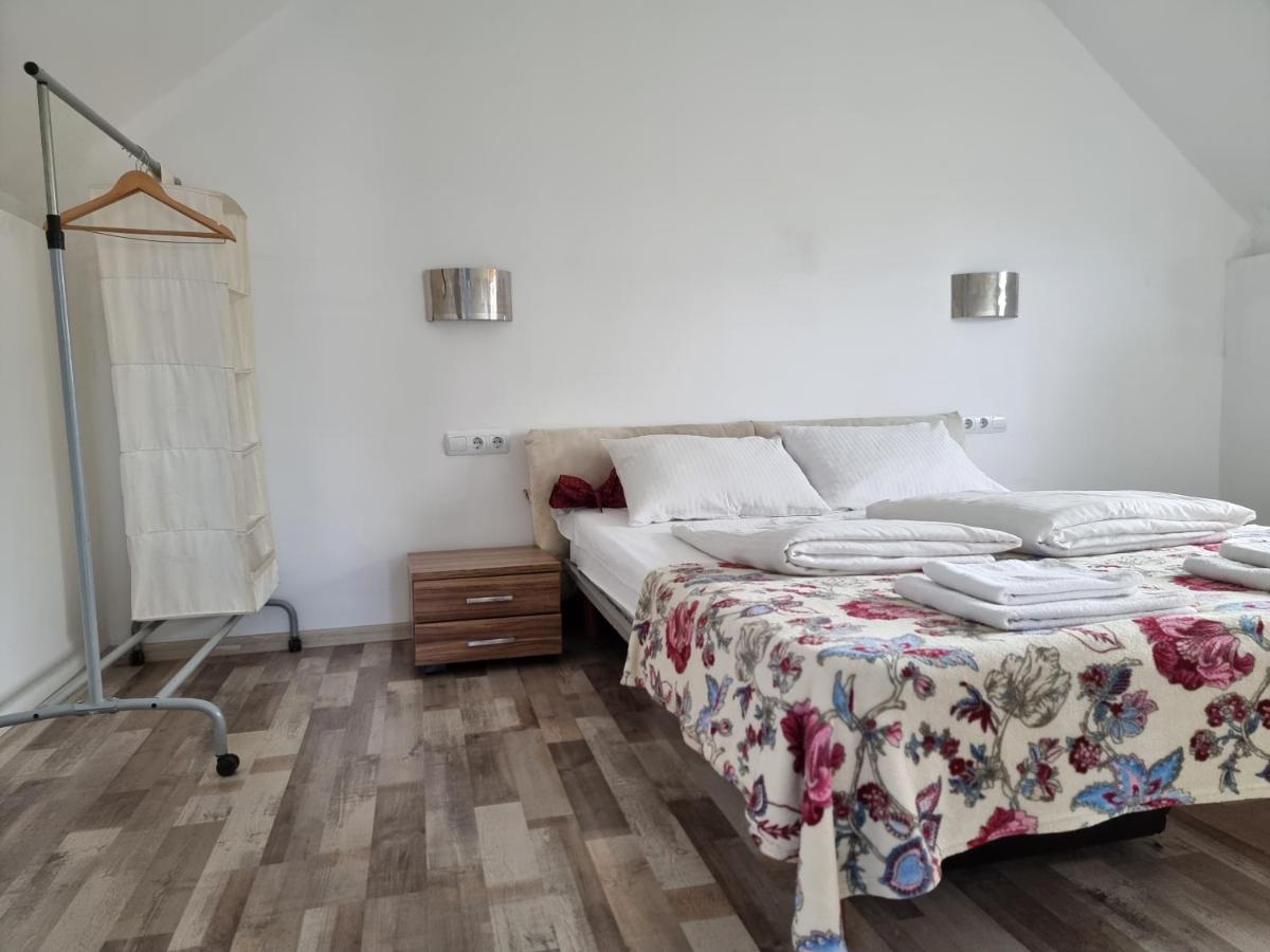 Villa Elena - Housity