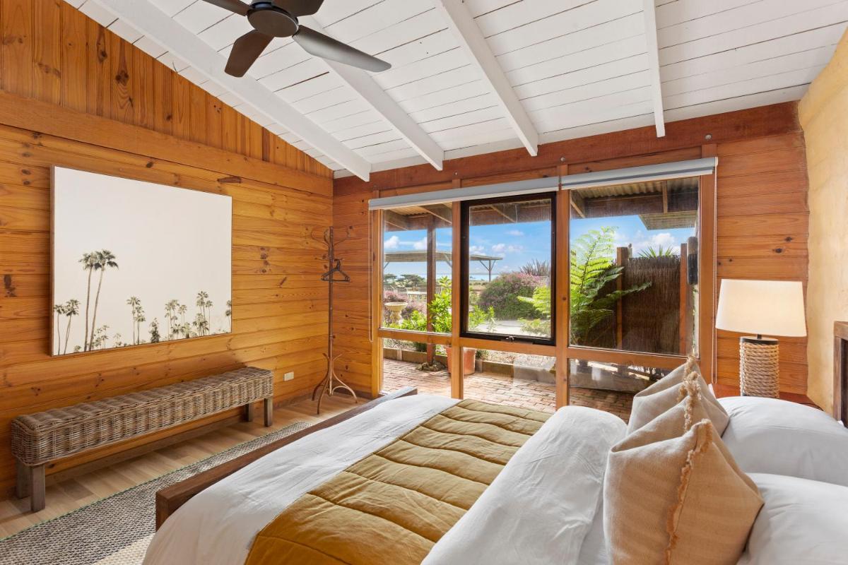 STUNNING PANORAMIC OCEAN VIEWS- A Perfect Getaway - Housity
