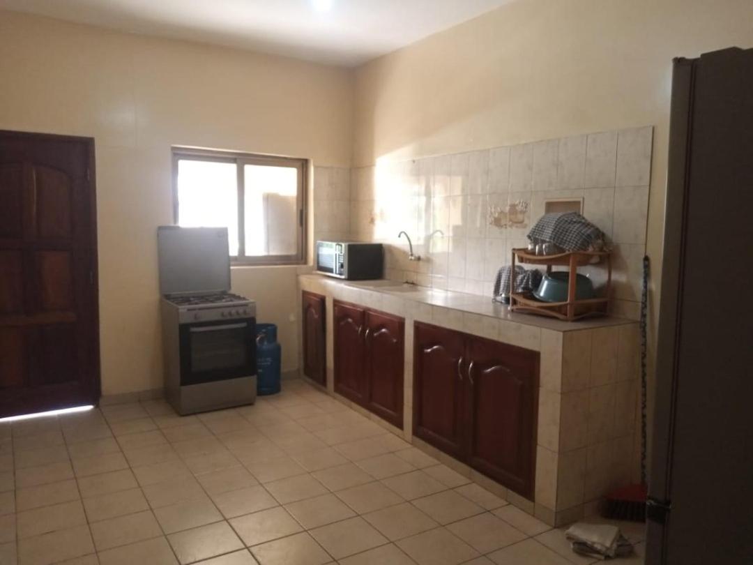 HEBERTOGO Soviepe, Appartement 3 chambres salon - Housity