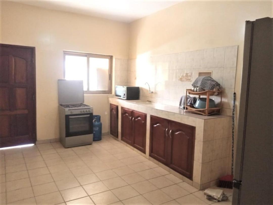 HEBERTOGO Soviepe, Appartement 3 chambres salon - Housity