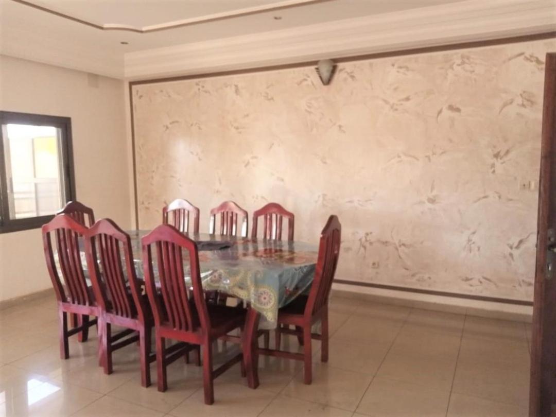 HEBERTOGO Soviepe, Appartement 3 chambres salon - Housity