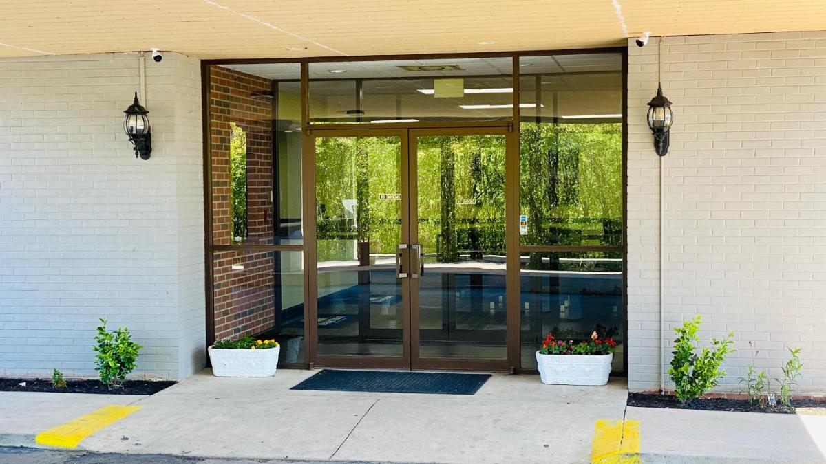 Days Inn by Wyndham Maysville Kentucky - Housity
