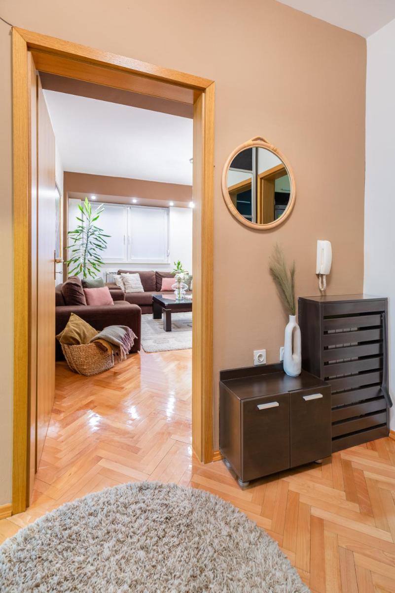 Suitetrails - Capital Apartment Skopje