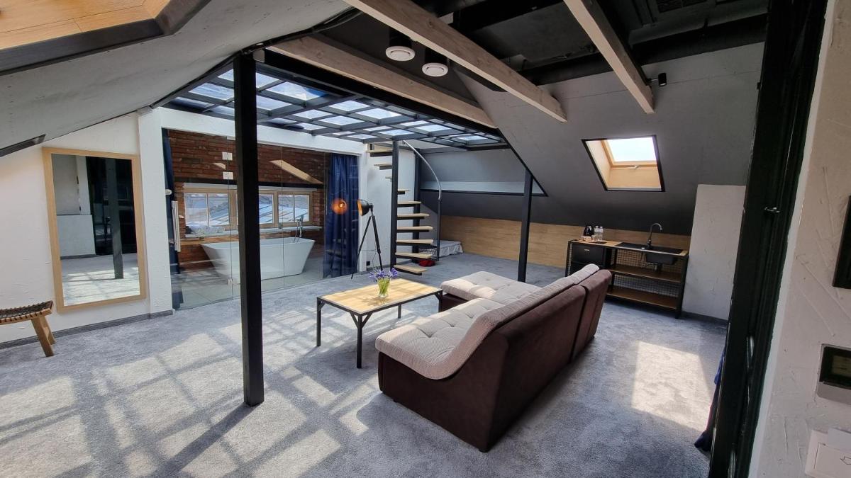 Central Hotel - Housity