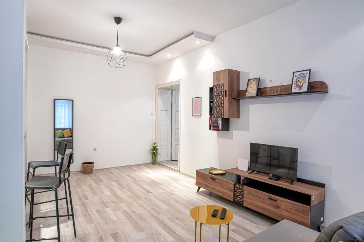 Bilyana's 1 Bedroom Central Apartment - Housity
