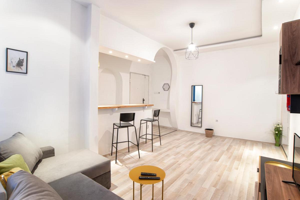 Bilyana's 1 Bedroom Central Apartment - Housity