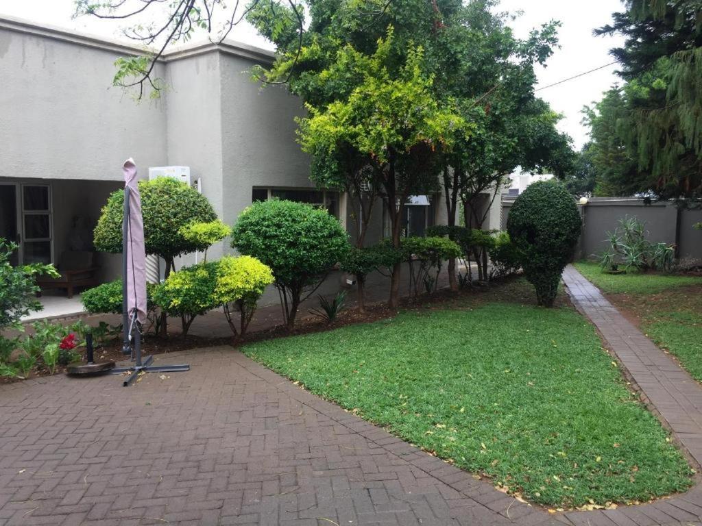 Toro Guest House - Housity