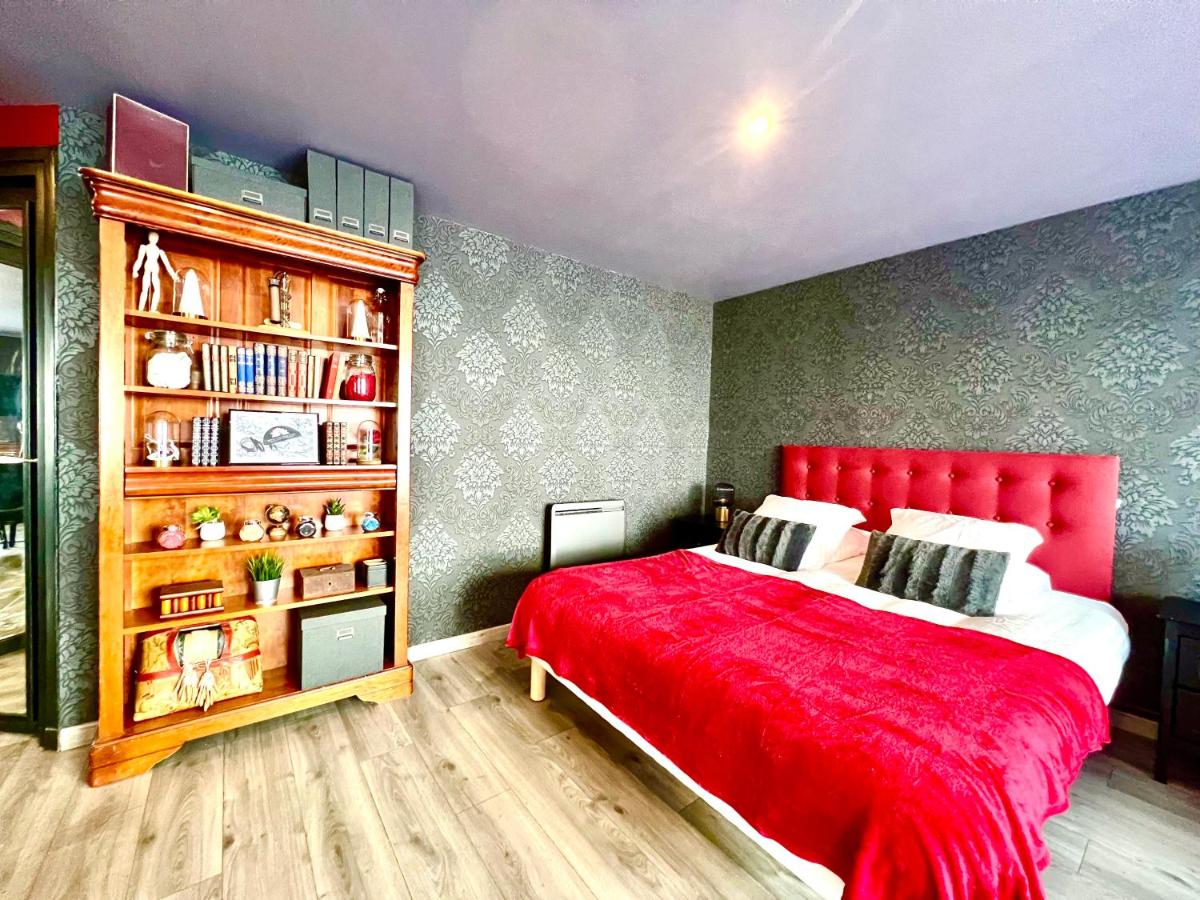 L'Escape - Housity
