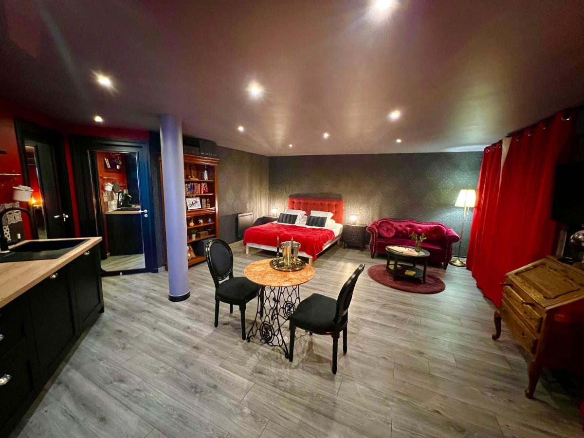 L'Escape - Housity