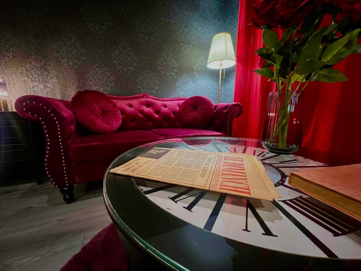 L'Escape - Housity