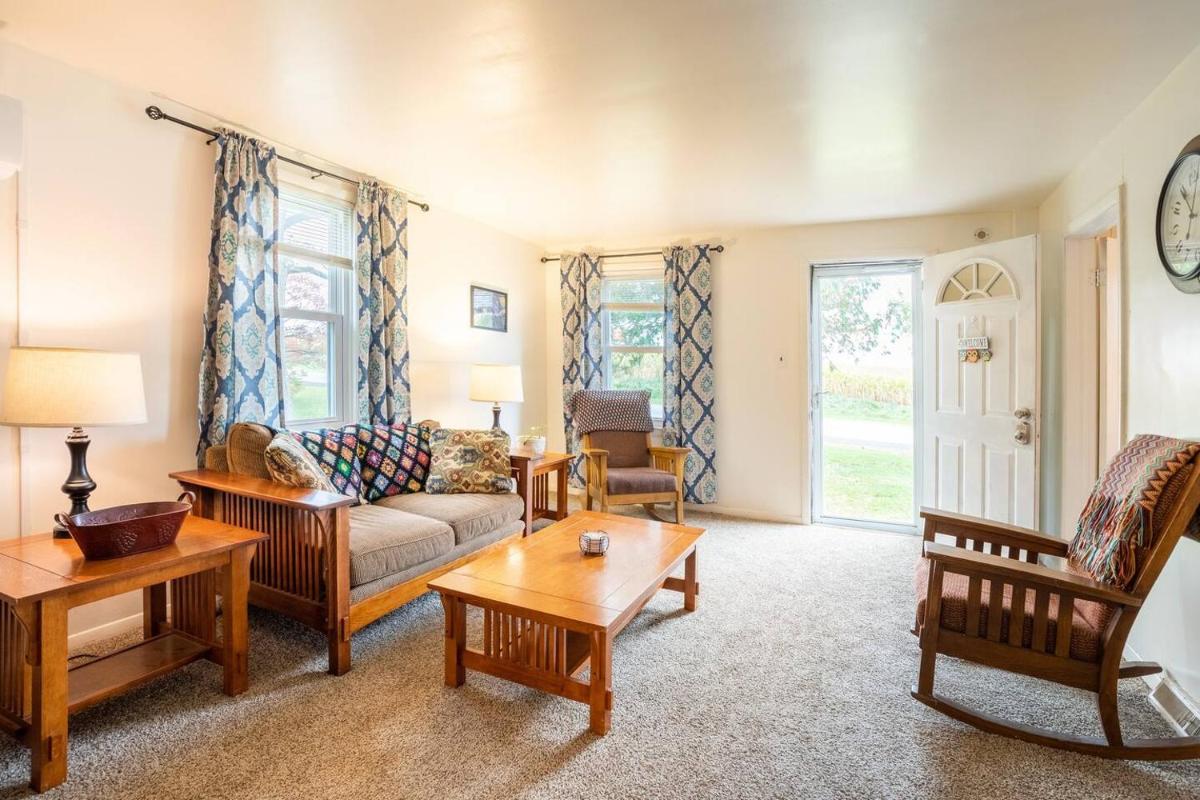 The Shepard Farmhouse on Acreage, a Private House - Housity