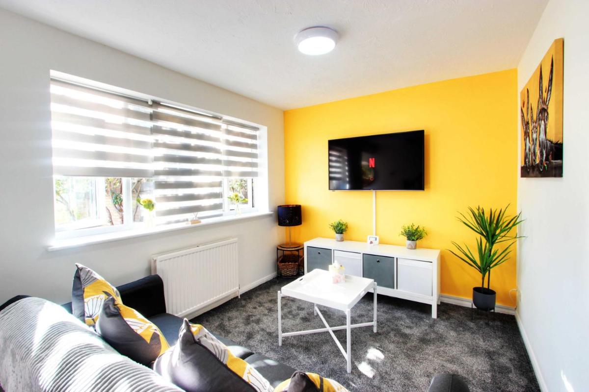 Welshside - Modern One Bedroom House, Welsh Harp, NW London By MDPS - Housity