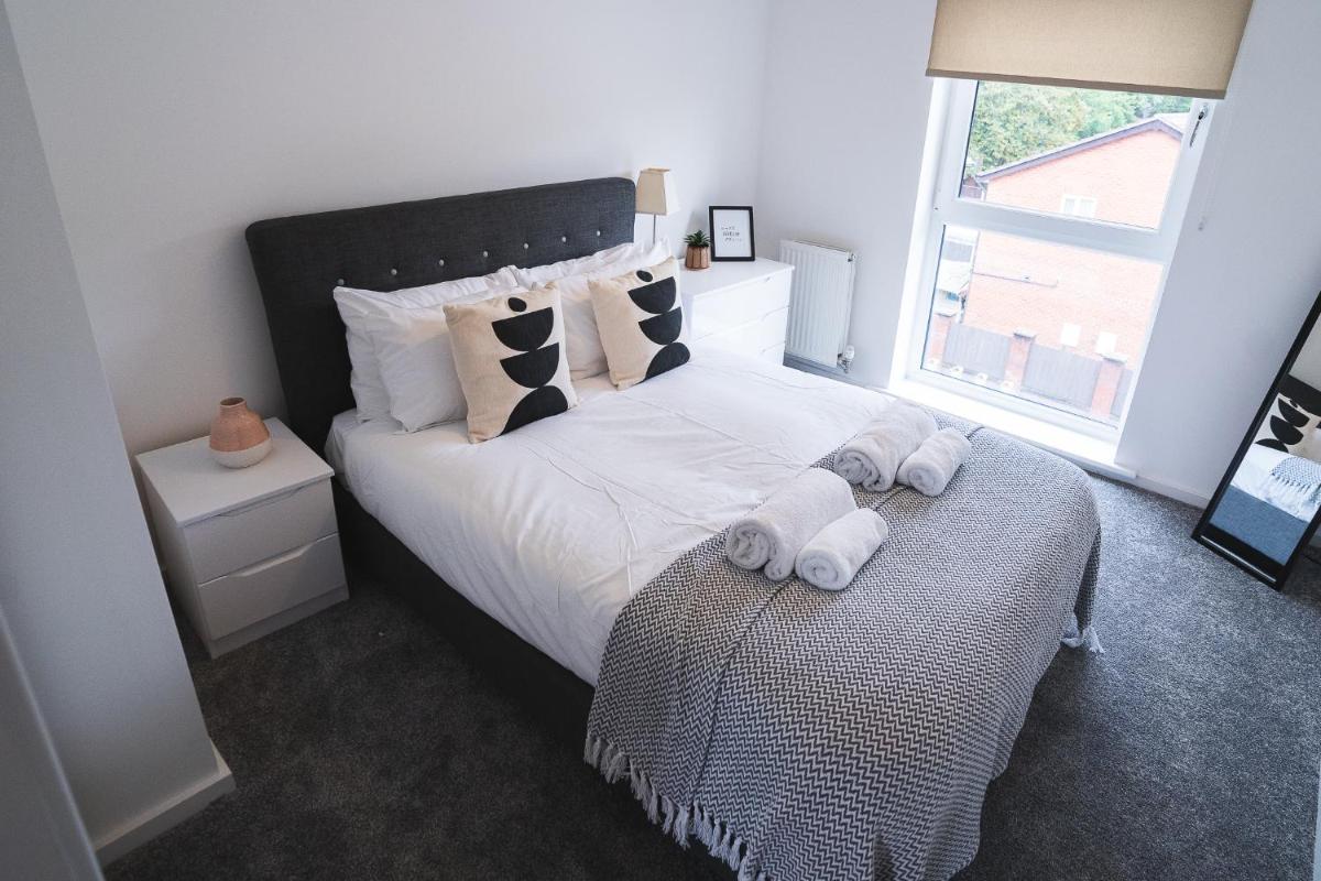 City Centre 2-Bed - New - Free Wi-Fi - Central - Housity