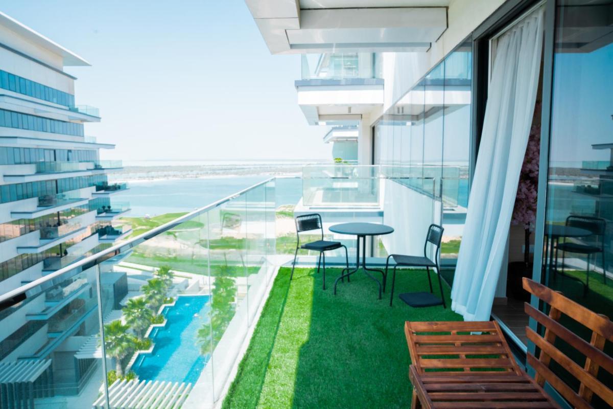 Japanese Inspired Studio Apartment in Yas Island - Housity