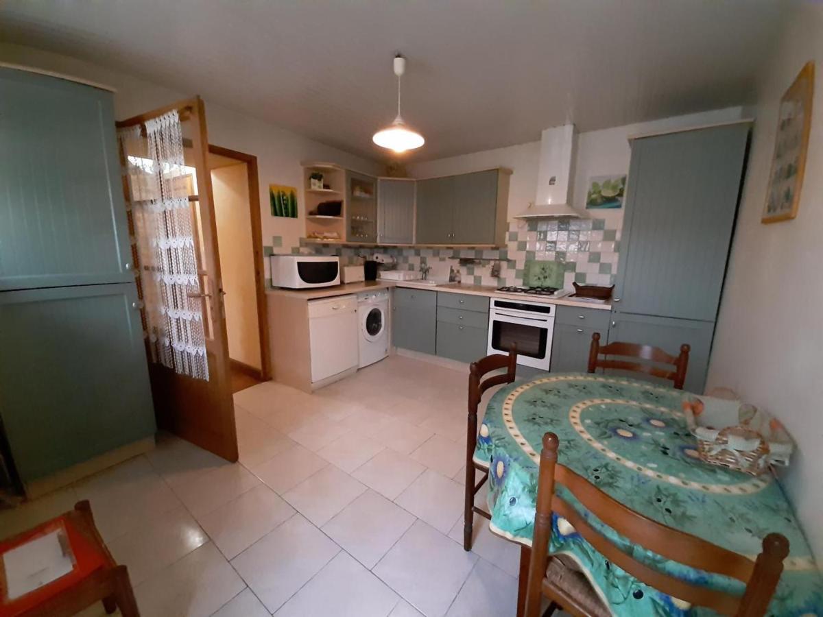 Gîte cosy avec 3 chambres, cour privée, baby-foot et internet, équipements bébé inclus, animaux permis - FR-1-653-154 - Housity