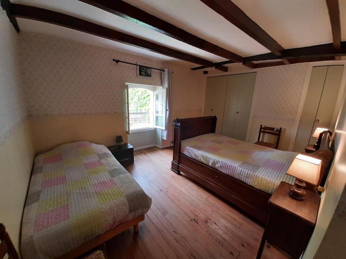 Gîte Chassors, 4 pièces, 5 personnes - FR-1-653-146 - Housity