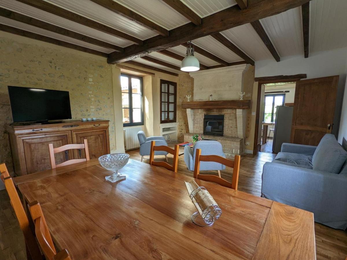 Maison spacieuse avec piscine chauffée, jardin clos, terrasses, cheminée, et équipements bébé inclus. - FR-1-653-183 - Housity