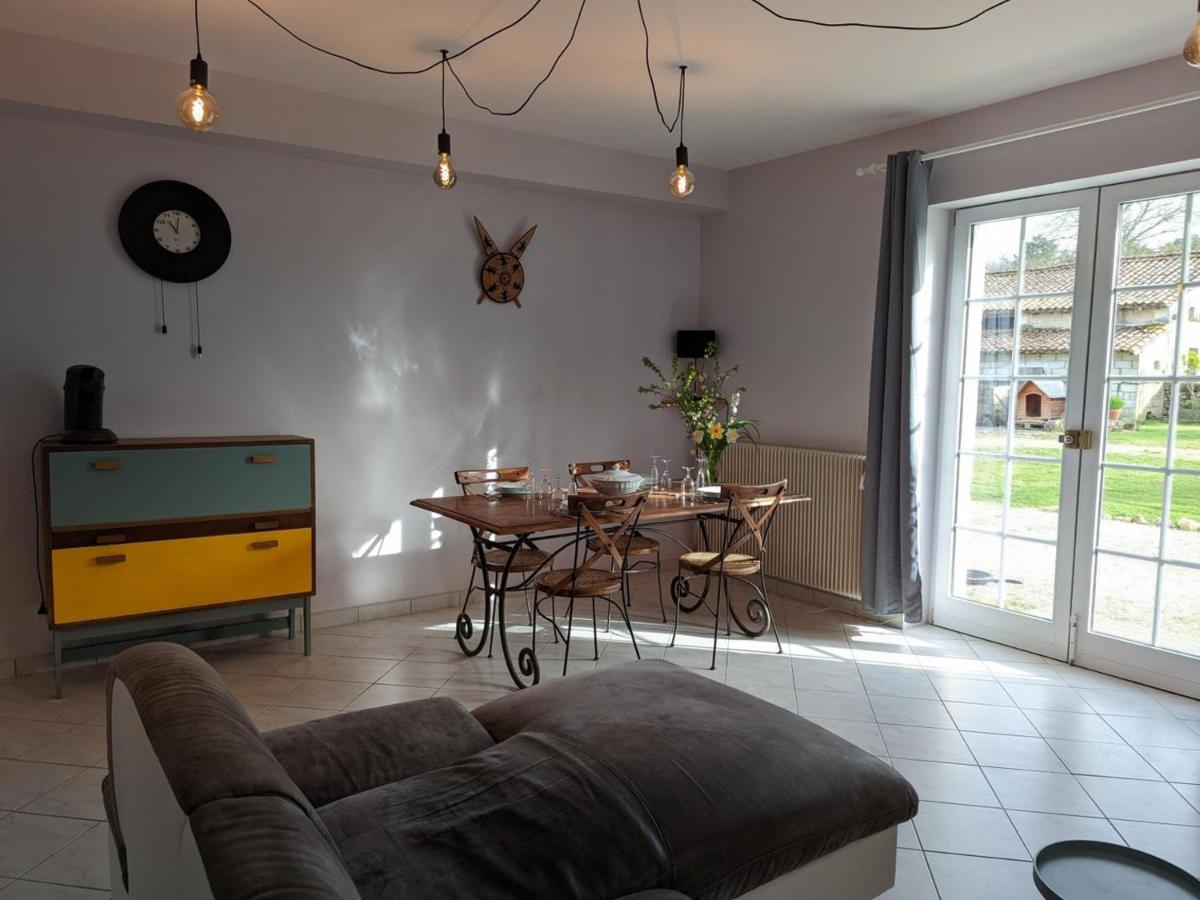 Gîte familial avec piscine chauffée et wifi, au cœur de la nature, proche Chadurie, Charente - FR-1-653-172 - Housity