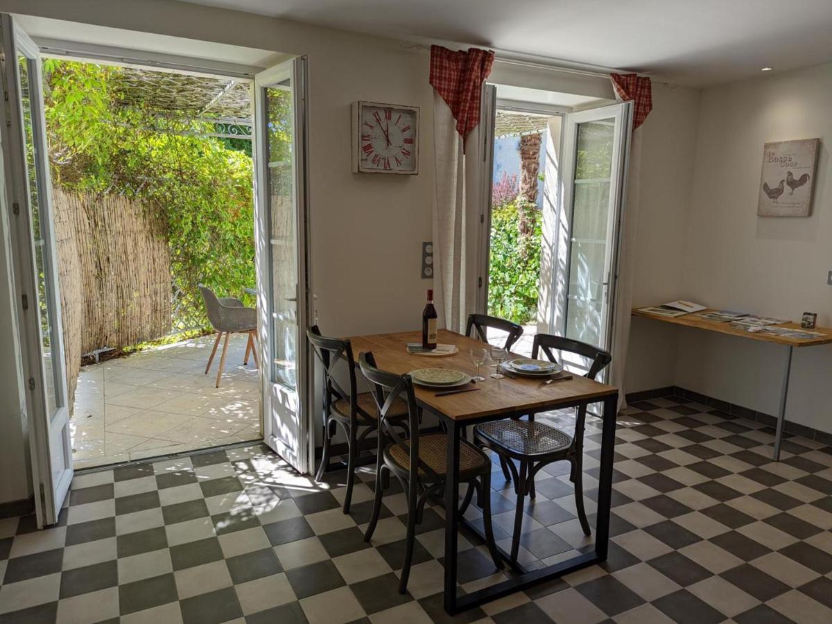 Gîte rénové avec piscine chauffée, sauna, fitness et jardin à Salles-de-Barbezieux - FR-1-653-218 - Housity