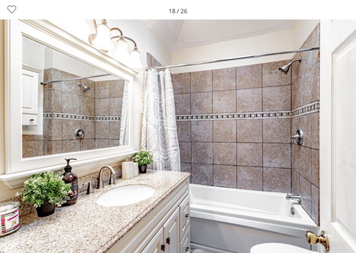 Private Master Bedroom for Rent W/ King Size Bed - Housity