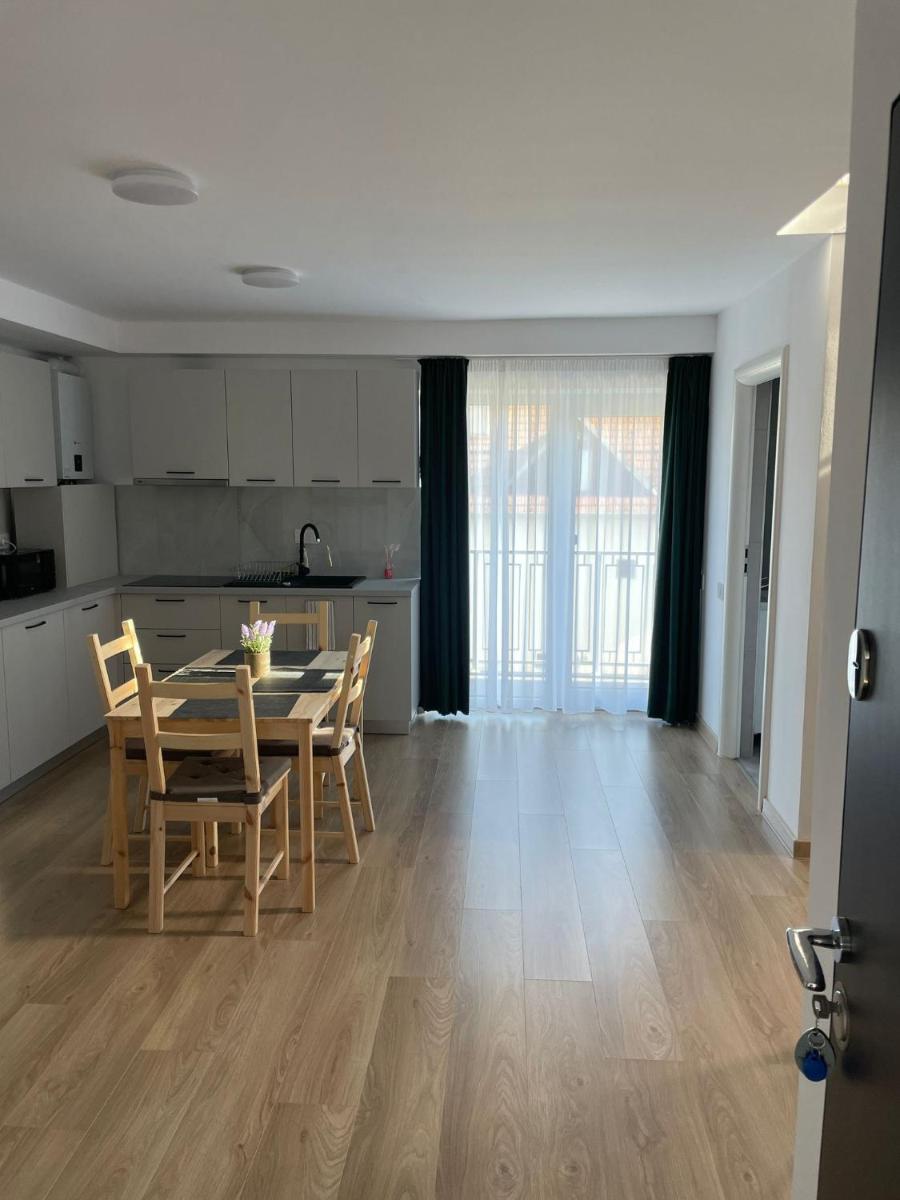 Penthouse DH Apartments - Housity