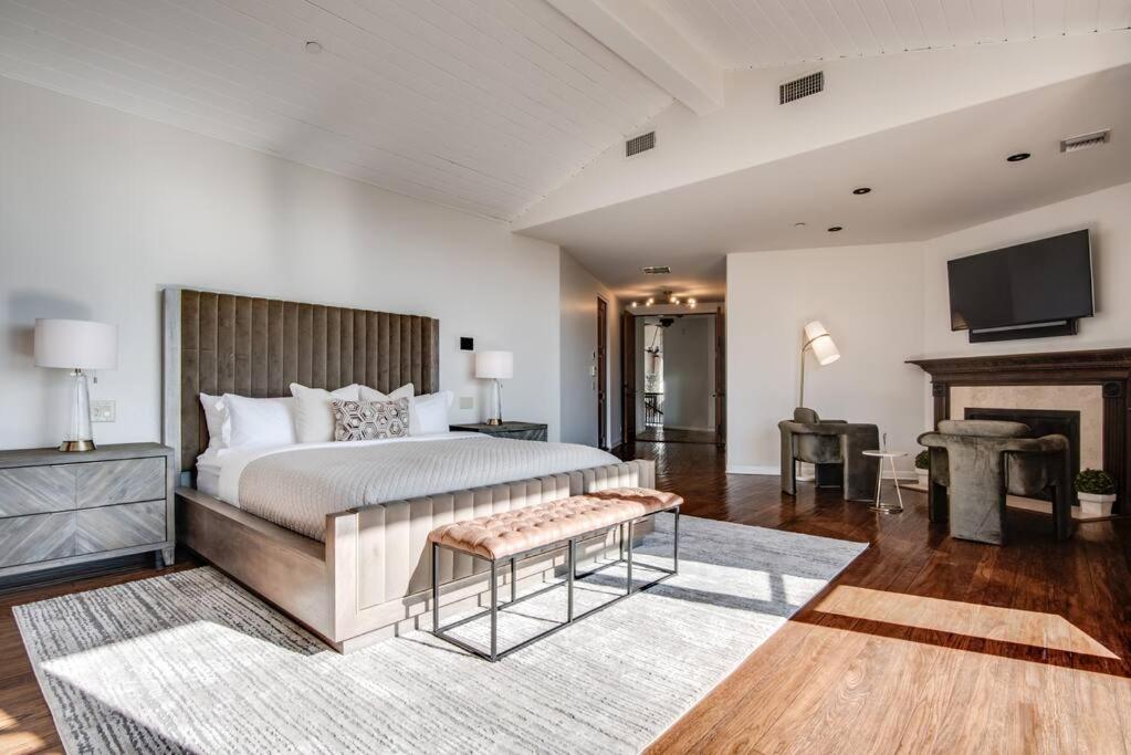 Private Spanish Mansion Perched in the Hills - Housity
