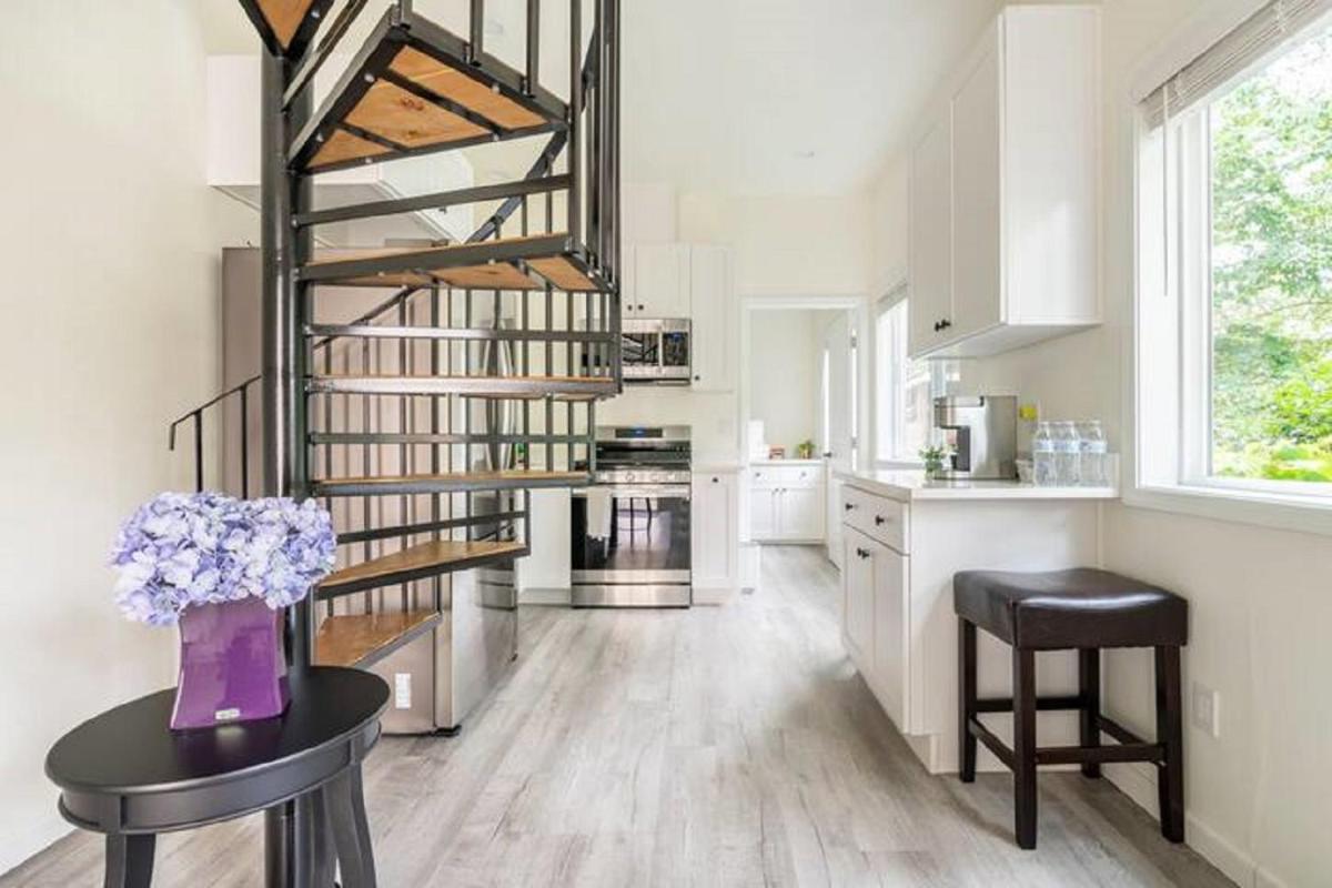 Private Waterfront Retreat near downtown Auburn - Housity