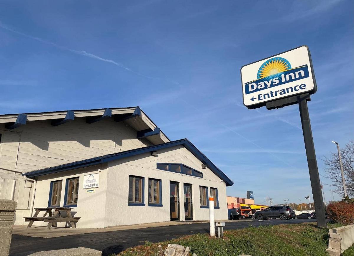 Days Inn by Wyndham West Allis/Milwaukee - Housity