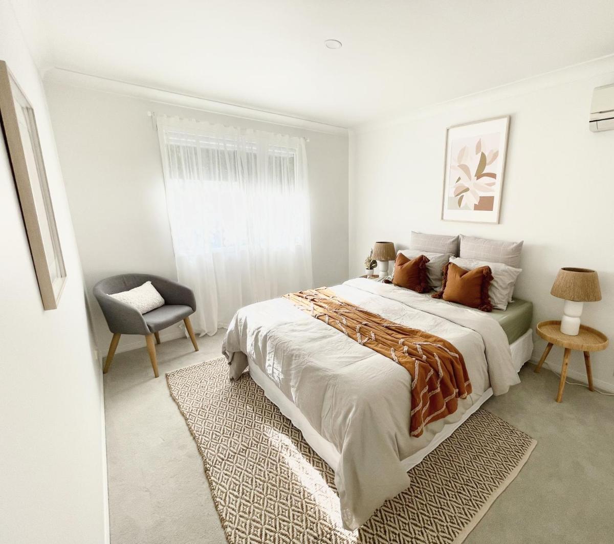 Gold Coast uninterrupted uphill view & big pool - Housity