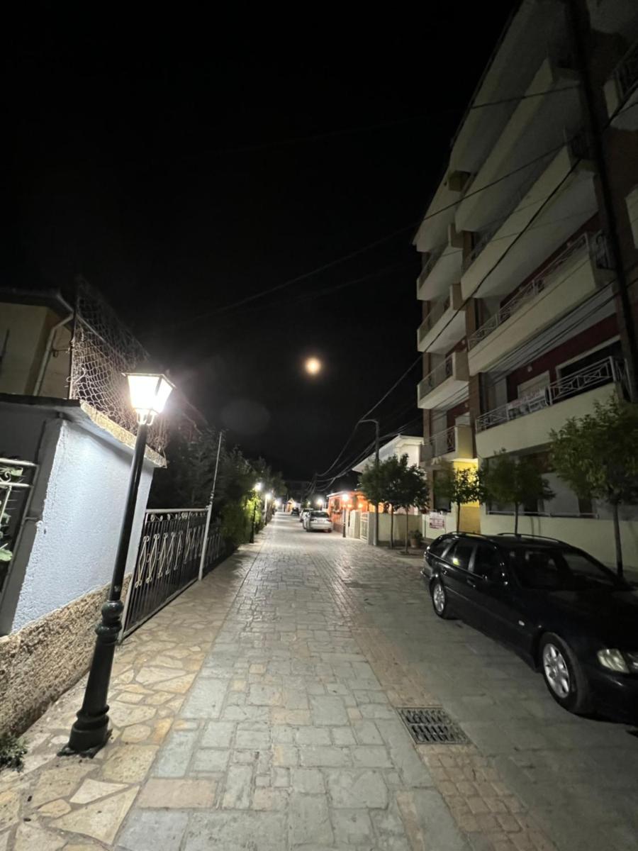 House by the lake - Housity