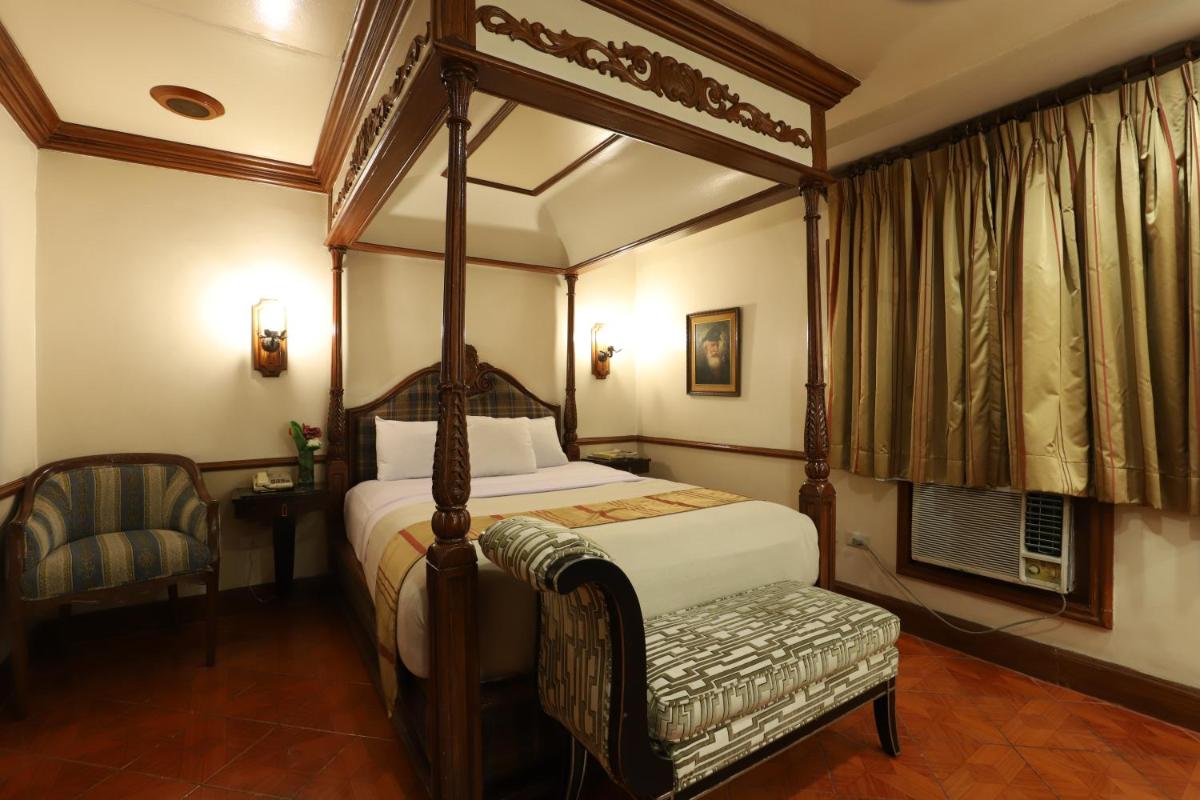 Camelot Hotel - Housity