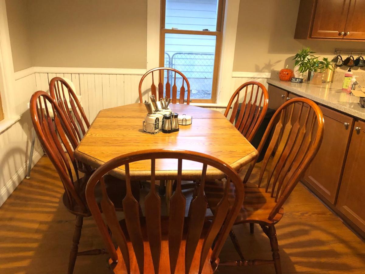 The Lodge Dog and Family Friendly 5 Bedrooms 13 guests 10 beds - Housity