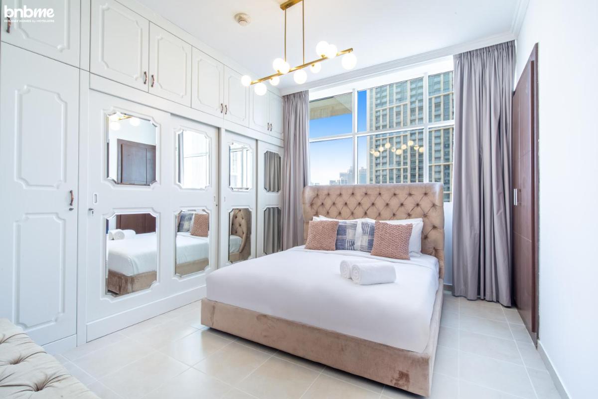 bnbmehomes - 2BR Apt with Burj Khalifa View -1406 - Hizvo