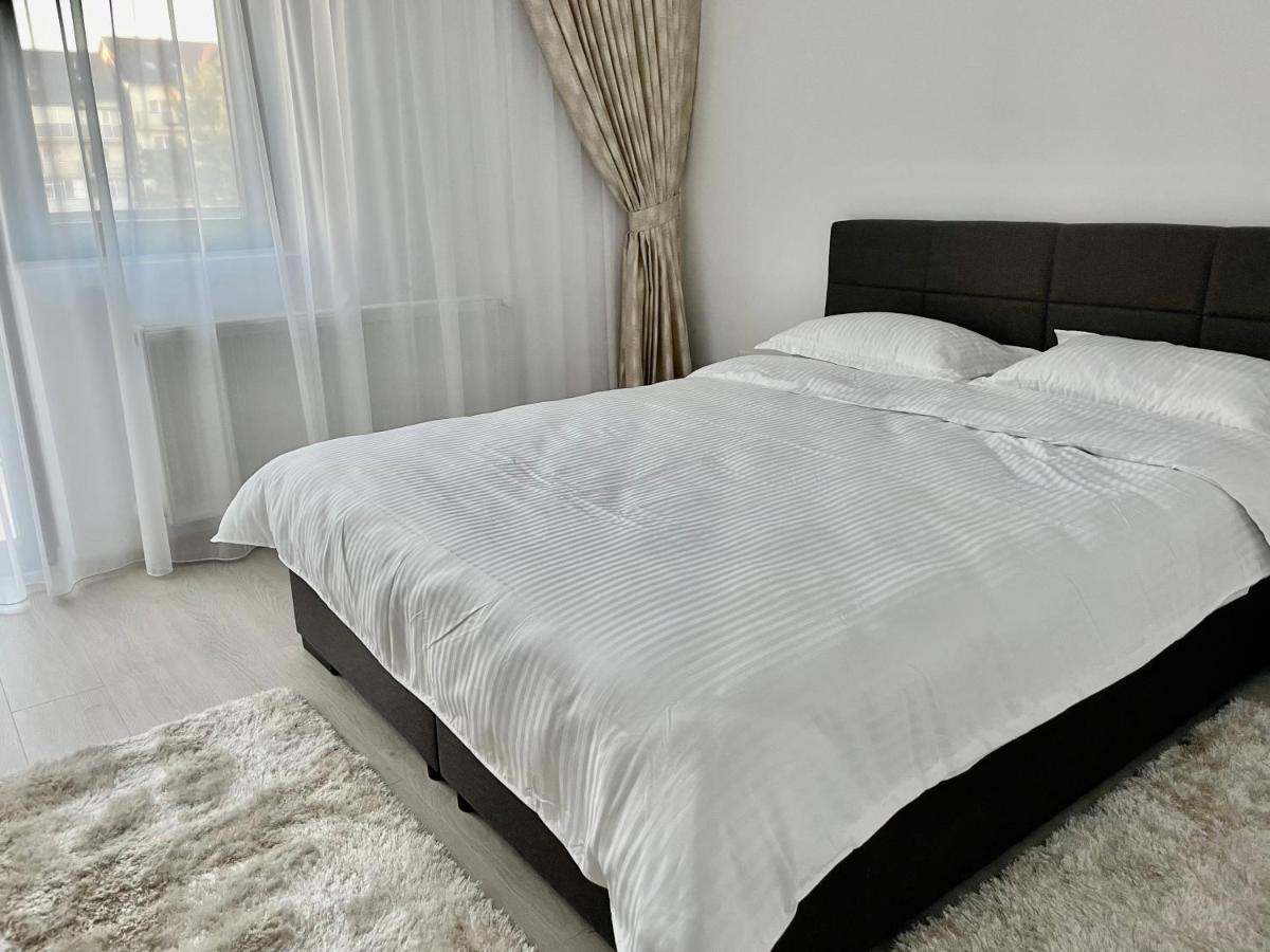 Royal - Housity