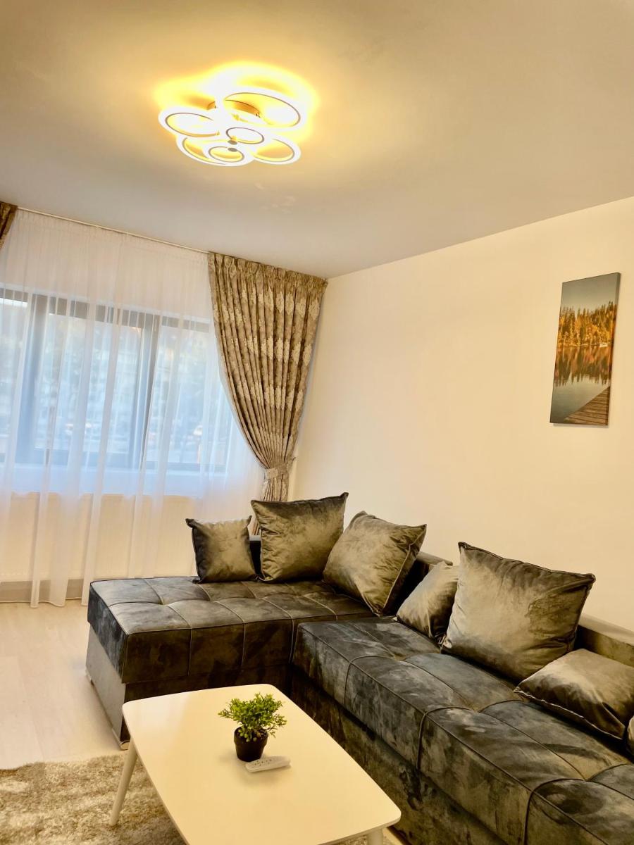 Royal - Housity
