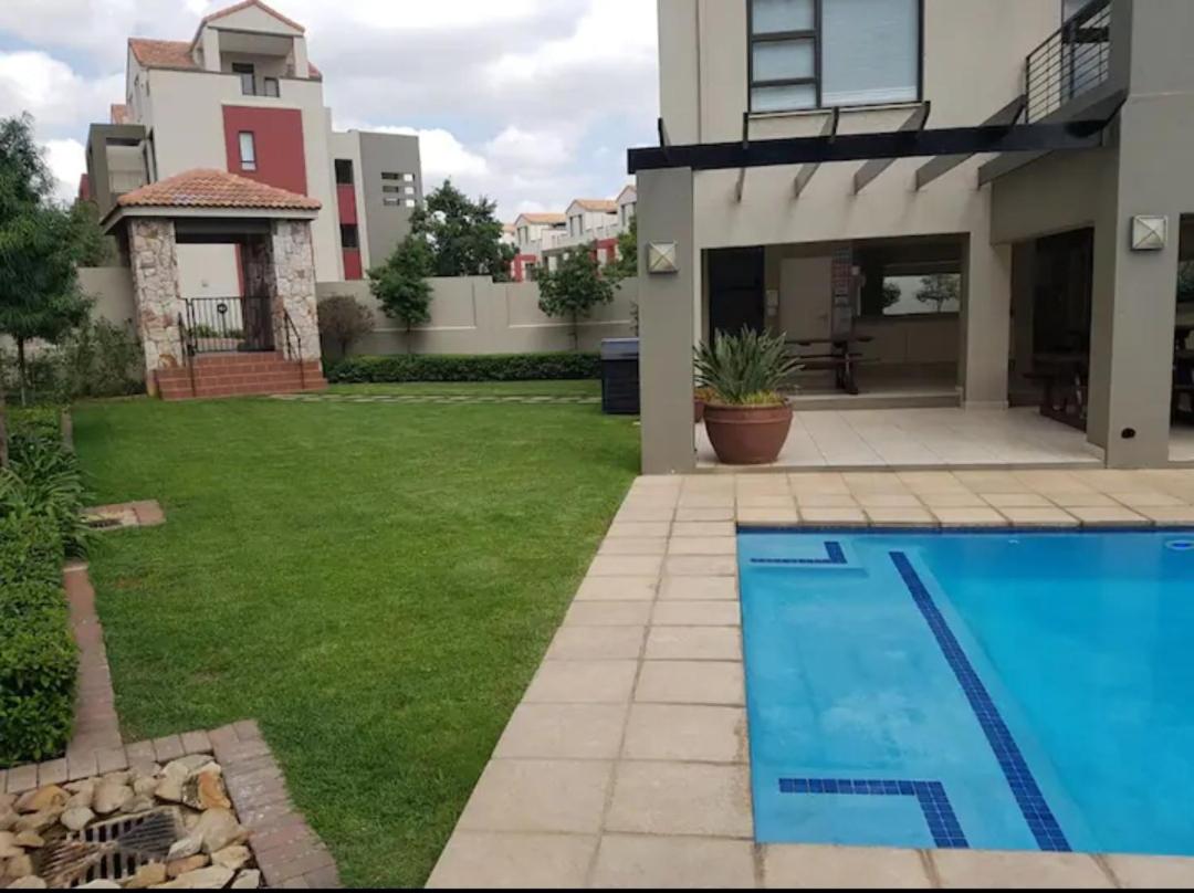 Suitetrails - Cubana Studio in Sunninghill Sandton
